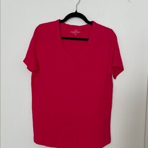 Vineyard Vines Women's V-Neck Tee in Hot Pink size Medium